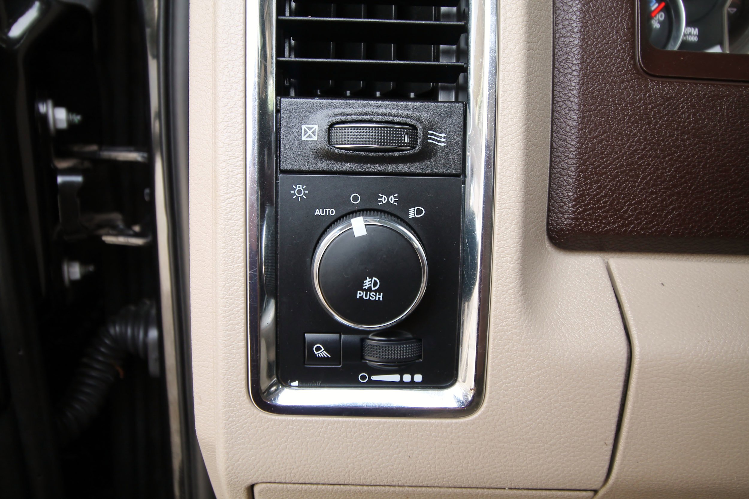 Used 2017 RAM 2500 Laramie w/ Convenience Group AWD/4WD image 26