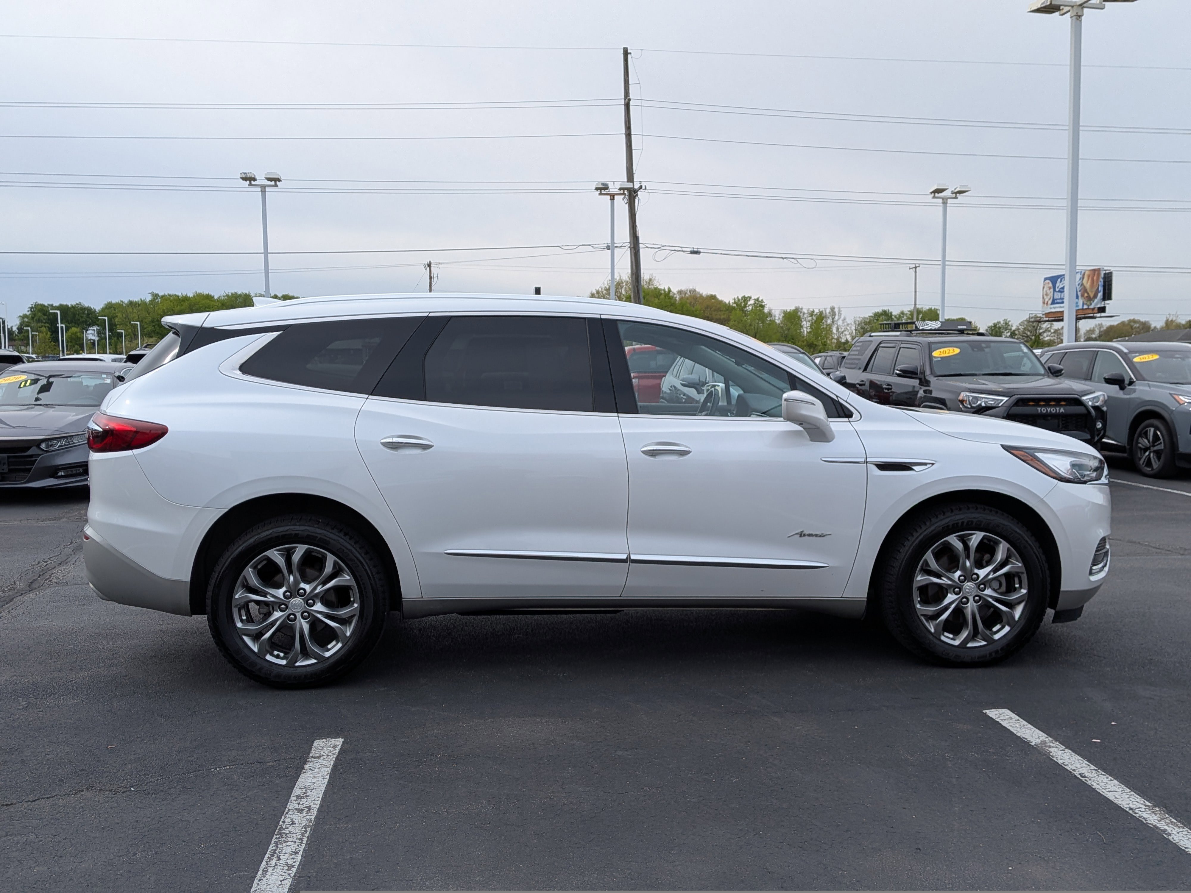 Used 2019 Buick Enclave Avenir w/ Avenir Technology Package AWD/4WD image 8