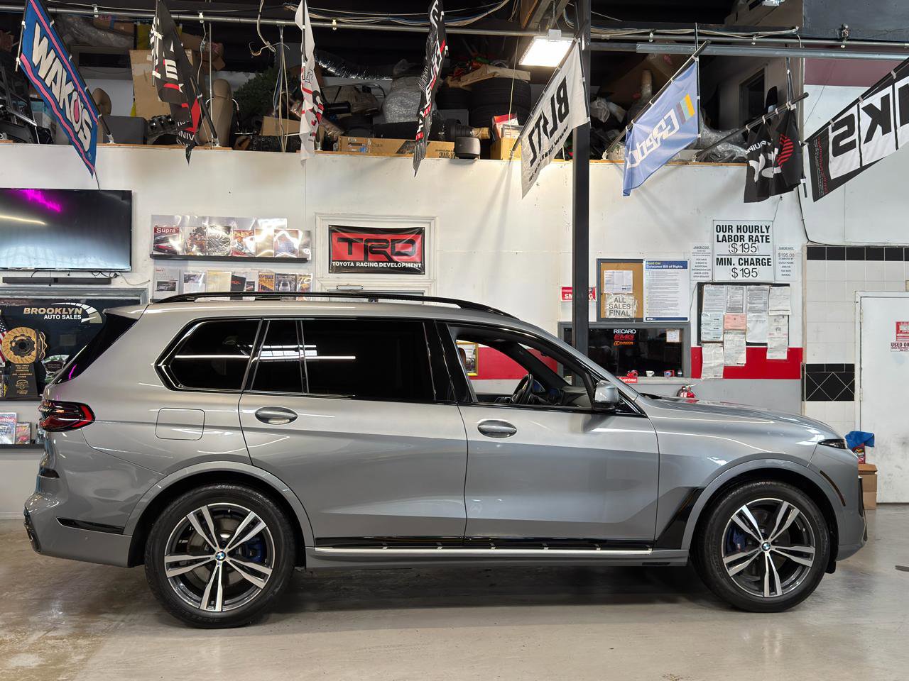 Used 2023 BMW X7 xDrive40i w/ Executive Package AWD/4WD image 4
