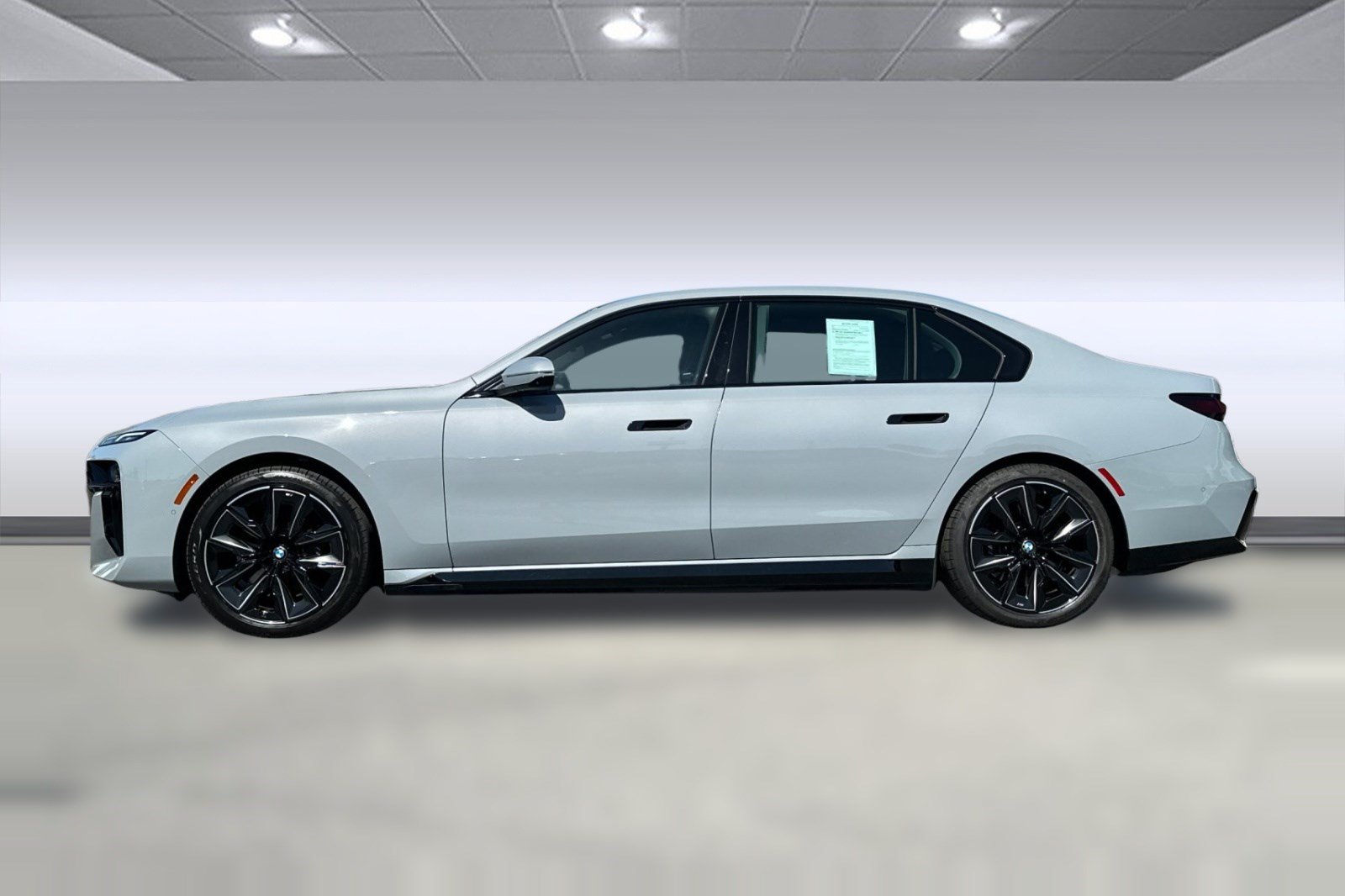 Certified 2023 BMW i7 xDrive60 AWD/4WD image 2