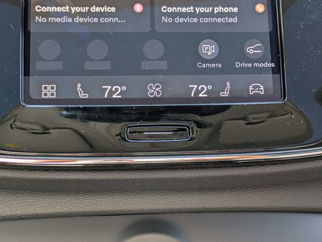 New 2026 Volvo XC40 B5 Core AWD/4WD image 25