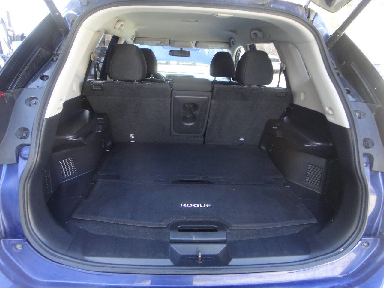 Used 2017 Nissan Rogue SV w/ SV Premium Package AWD/4WD image 18