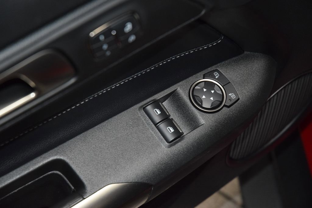 Used 2021 Ford Mustang Shelby GT500 w/ Technology Package image 40