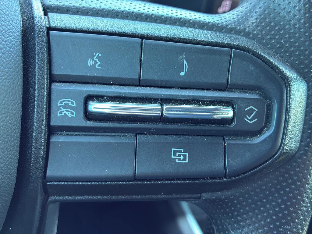 Used 2023 Chevrolet Colorado Trail Boss w/ Technology Package AWD/4WD image 37