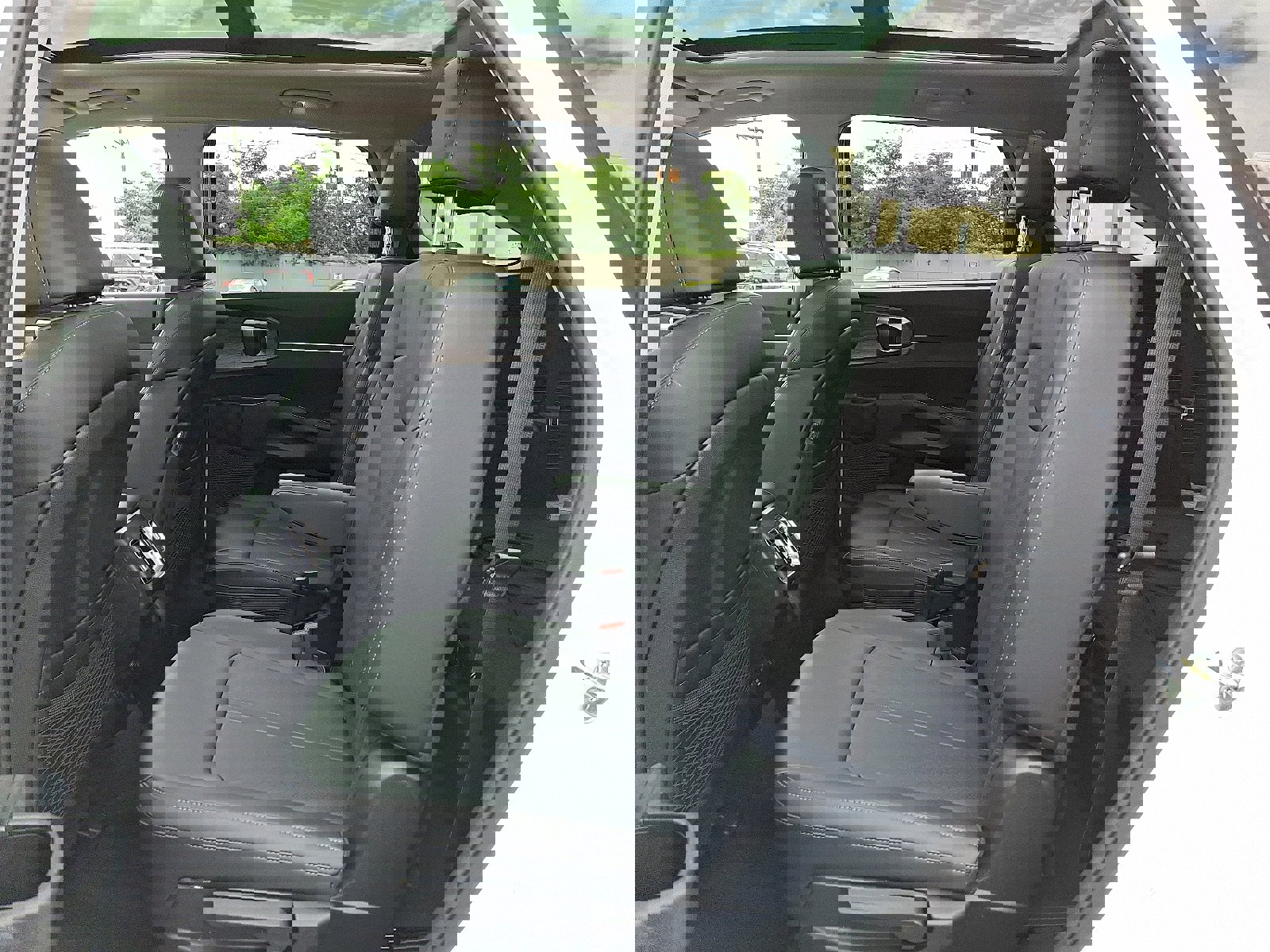 Used 2022 Kia Sorento EX w/ Panoramic Sunroof Package image 11