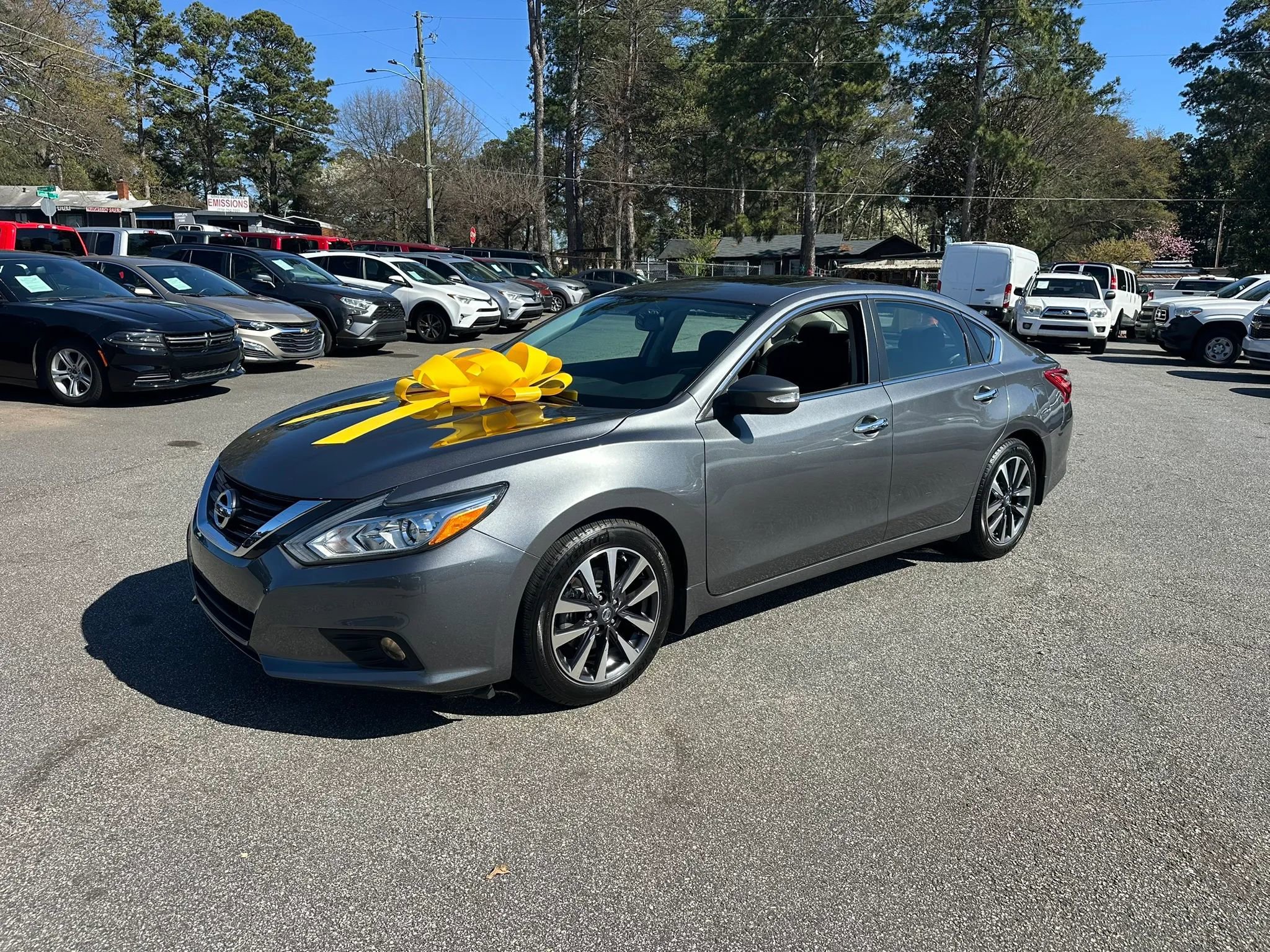 Used 2016 Nissan Altima 2.5 SL w/ 2.5 Technology Package image 1