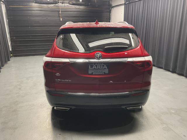 Used 2023 Buick Enclave Essence image 3