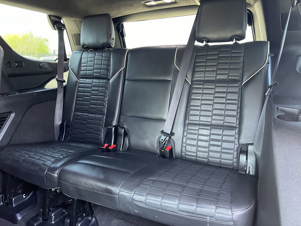 Used 2023 Cadillac Escalade Sport Platinum w/ LPO, ONYX Package image 17