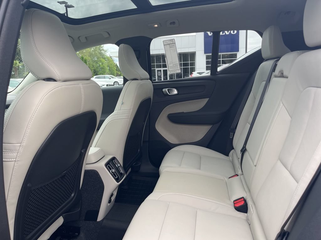 New 2026 Volvo XC40 B5 Ultra w/ Climate Package AWD/4WD image 5