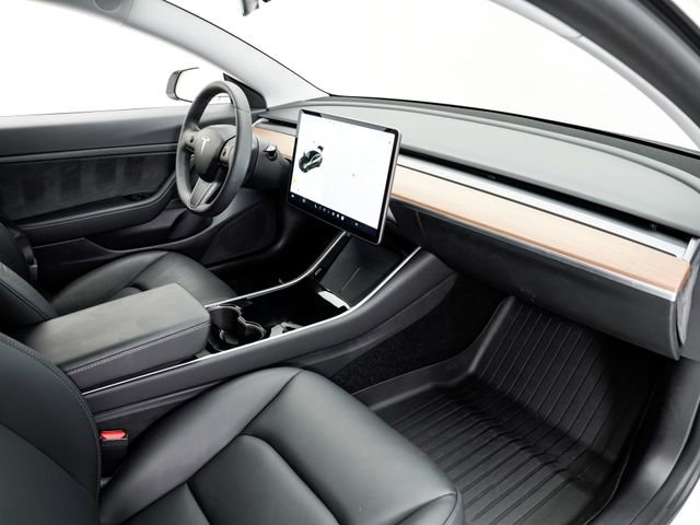 Used 2020 Tesla Model 3 Standard Range Plus image 17
