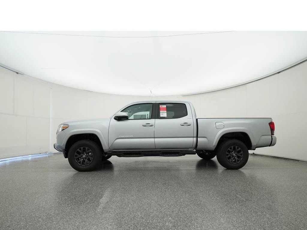 Used 2022 Toyota Tacoma SR5 w/ Technology Package AWD/4WD image 25