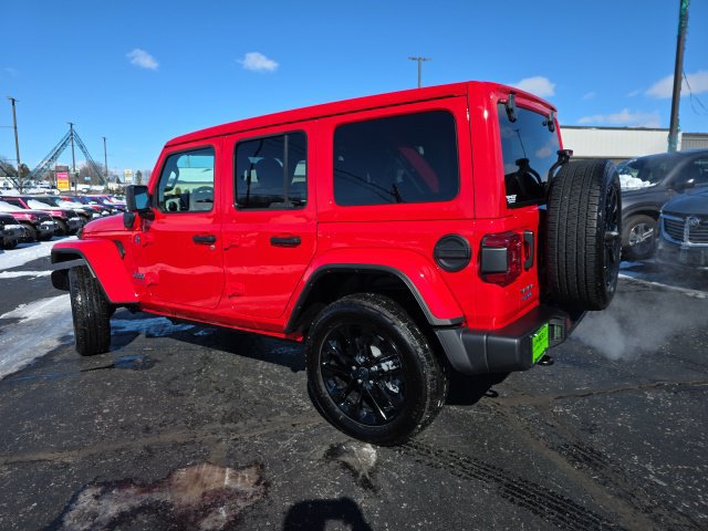Used 2025 Jeep Wrangler Unlimited Sahara w/ Safety Group AWD/4WD image 4