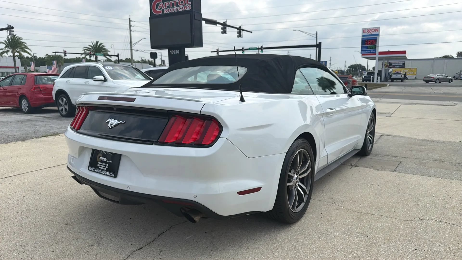 Used 2017 Ford Mustang Premium RWD image 5