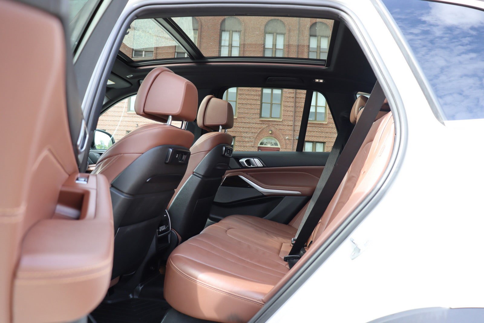 Used 2020 BMW X5 xDrive40i w/ Premium Package AWD/4WD image 15