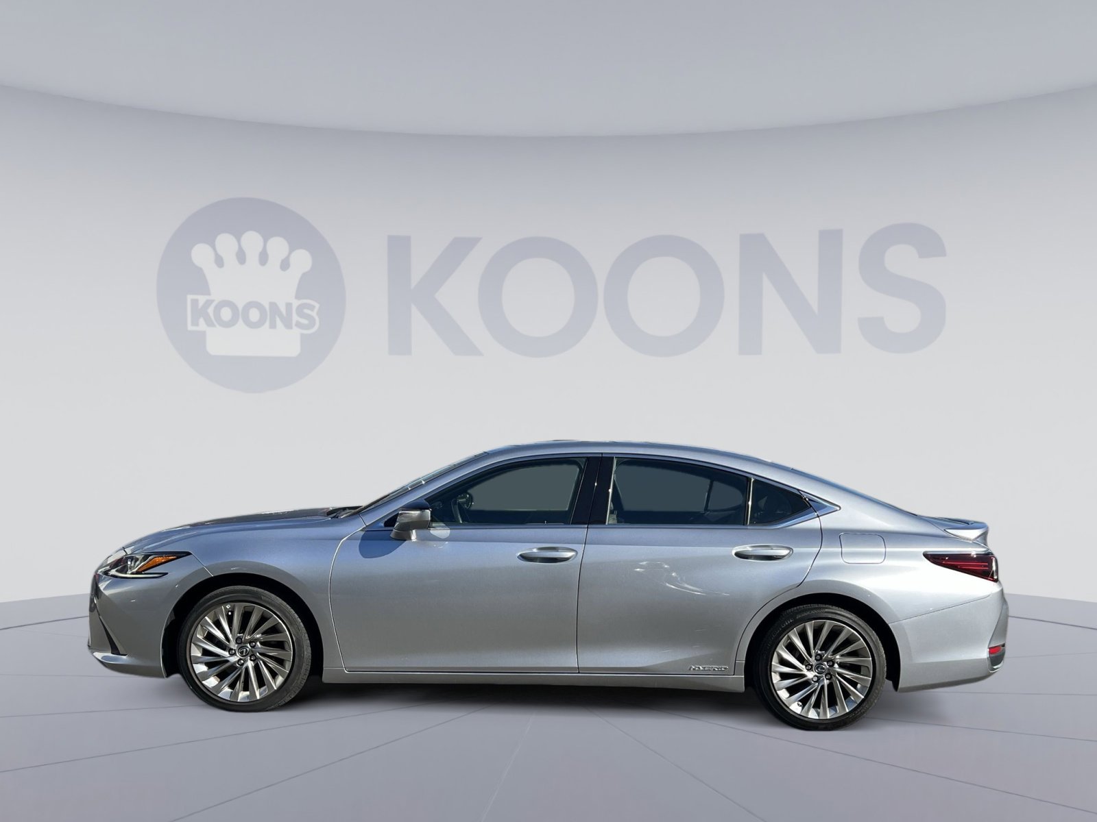 Used 2022 Lexus ES 300h w/ Luxury Package image 2