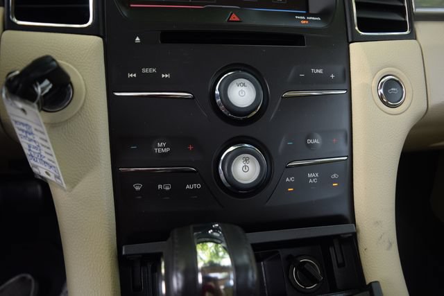 Used 2013 Ford Taurus SEL FWD image 10