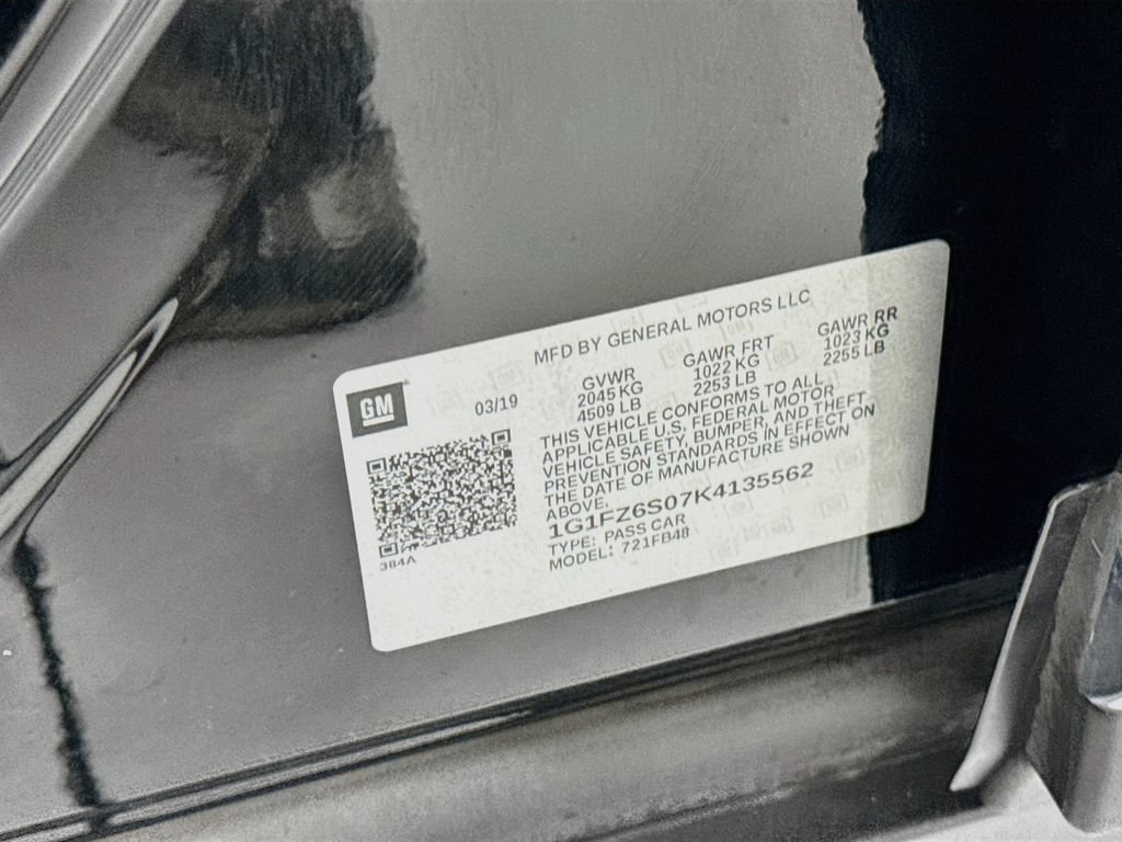 Used 2019 Chevrolet Bolt Premier w/ Infotainment Package FWD image 33