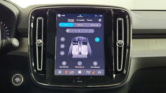 Certified 2026 Volvo XC40 B5 Plus w/ Climate Package AWD/4WD image 21