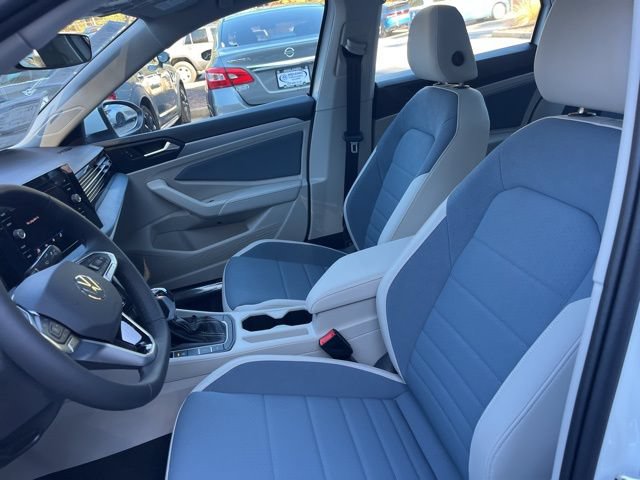 New 2026 Volkswagen Jetta SE FWD image 8