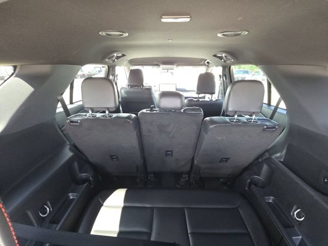 Used 2025 Ford Explorer ST-Line w/ ST-Line Street Pack AWD/4WD image 15