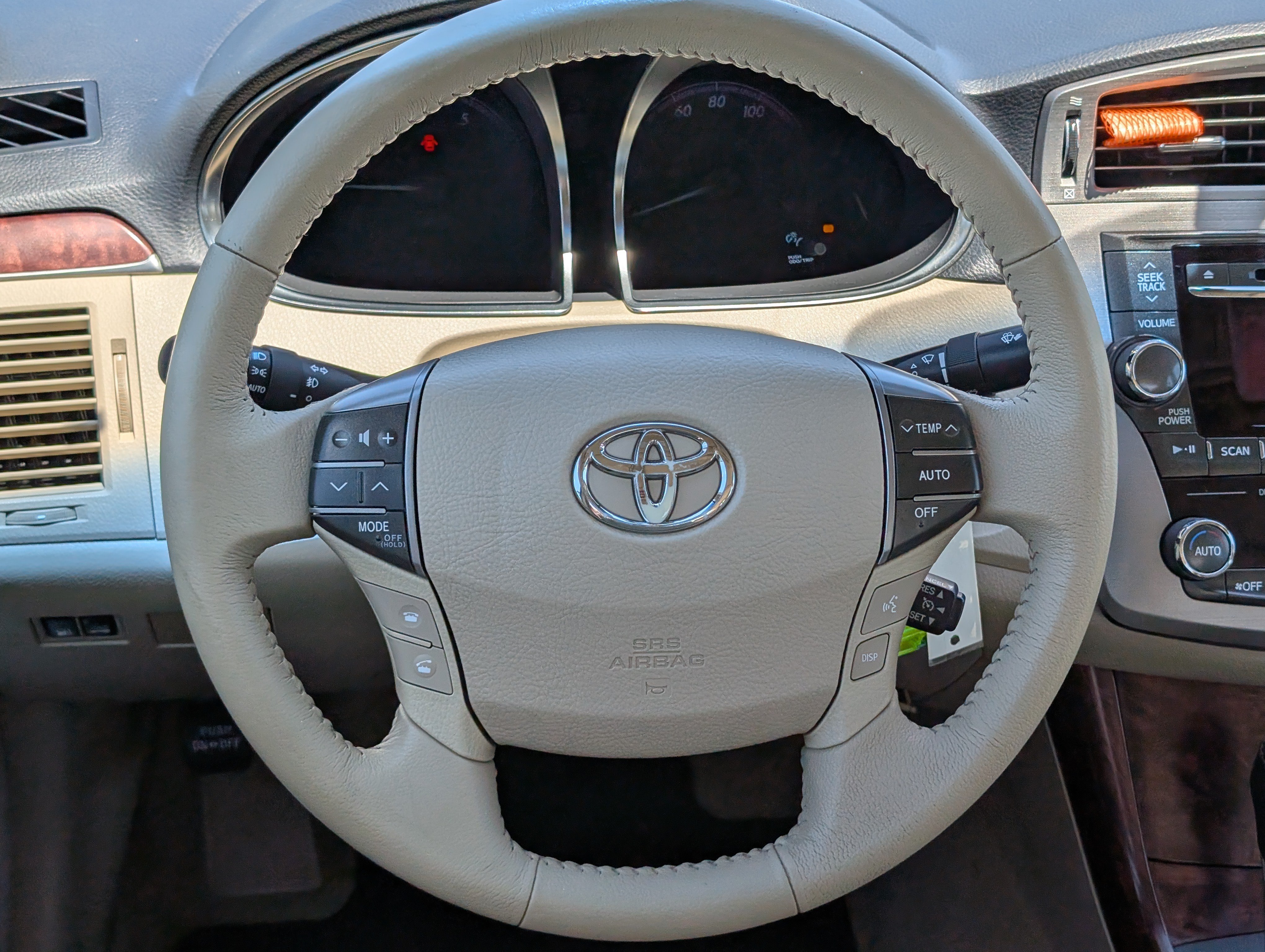 Used 2011 Toyota Avalon FWD image 12