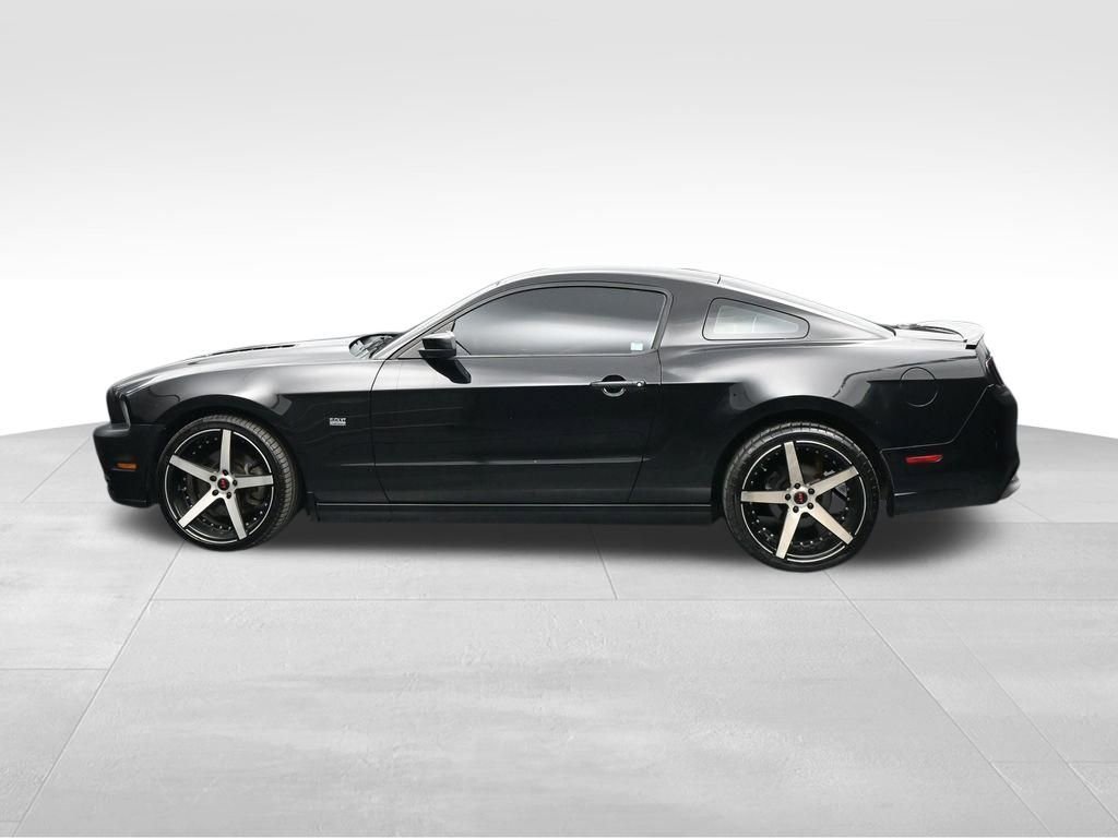 Used 2013 Ford Mustang GT Premium w/ Comfort Pkg RWD image 2