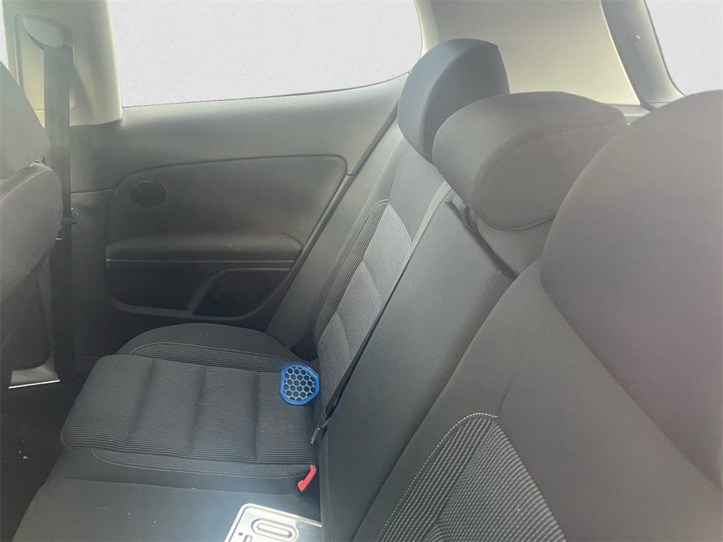 Used 2012 Volkswagen Golf TDI image 8