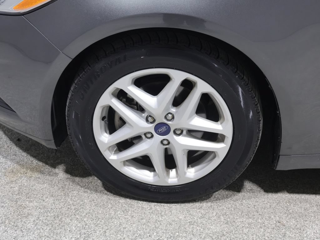 Used 2016 Ford Fusion SE FWD image 8