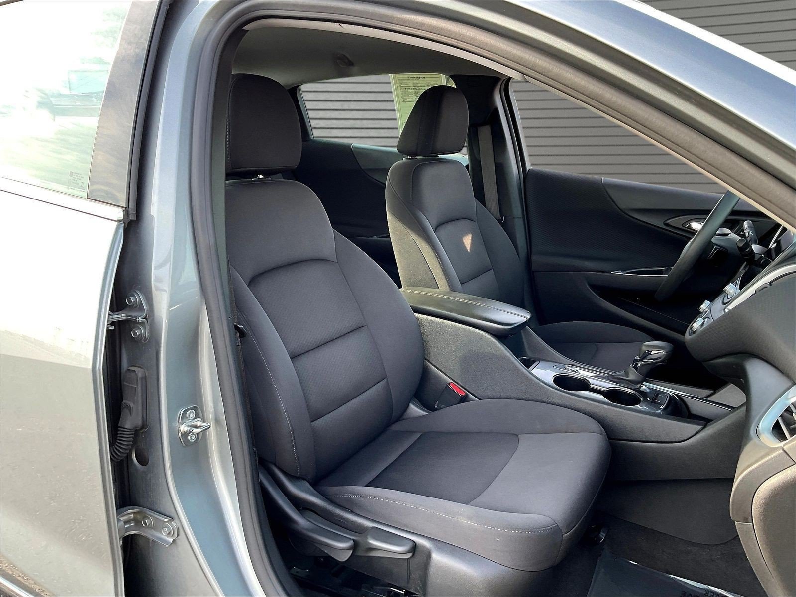 Used 2024 Chevrolet Malibu LT FWD image 24
