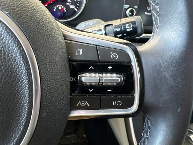 Certified 2024 Kia Carnival LX FWD image 17