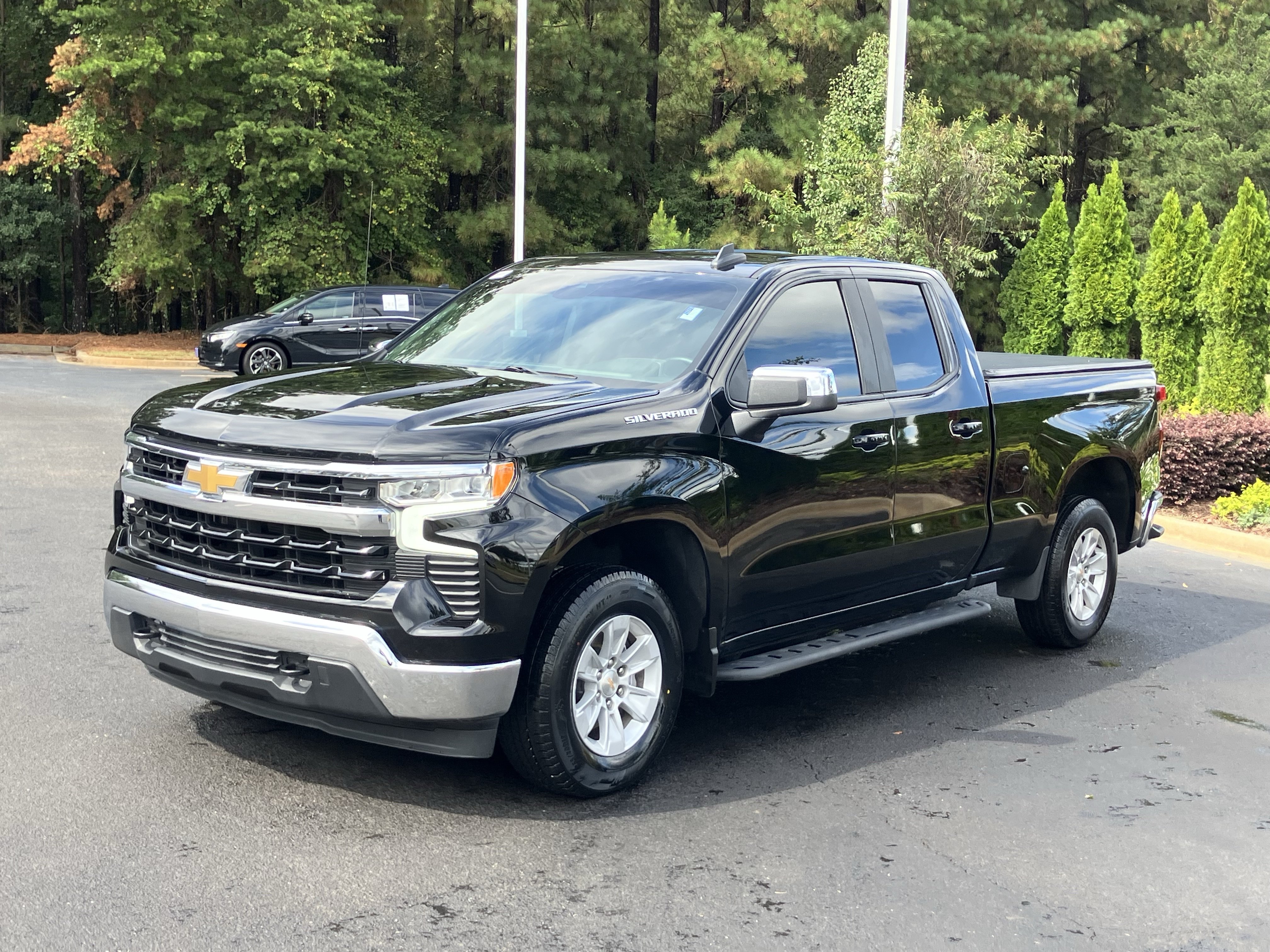 Used 2025 Chevrolet Silverado 1500 LT w/ Protection Package AWD/4WD image 6