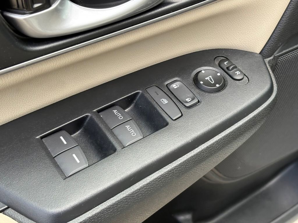 Used 2018 Honda CR-V EX-L image 18