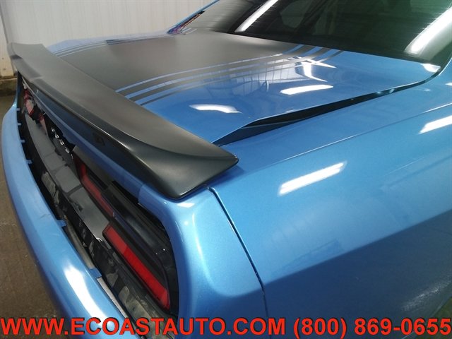 Used 2015 Dodge Challenger R/T RWD image 24