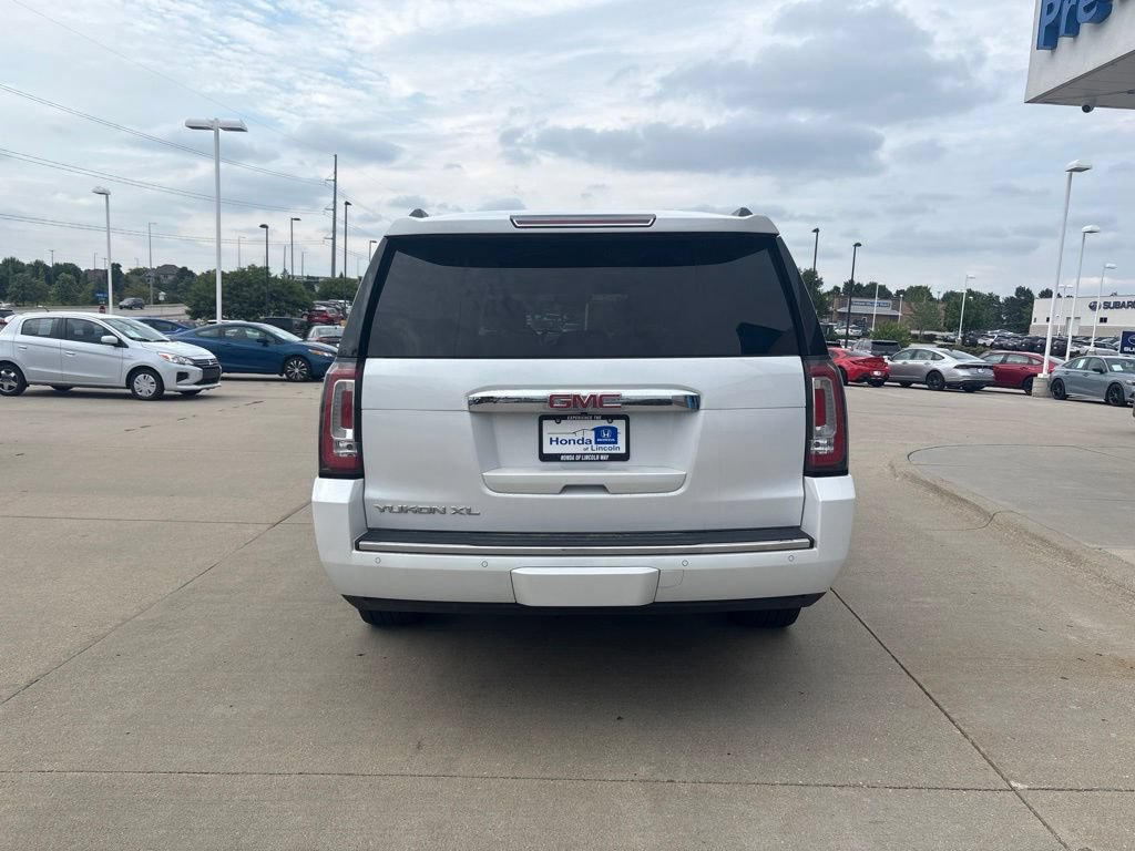 Used 2017 GMC Yukon XL Denali w/ Open Road Package AWD/4WD image 6