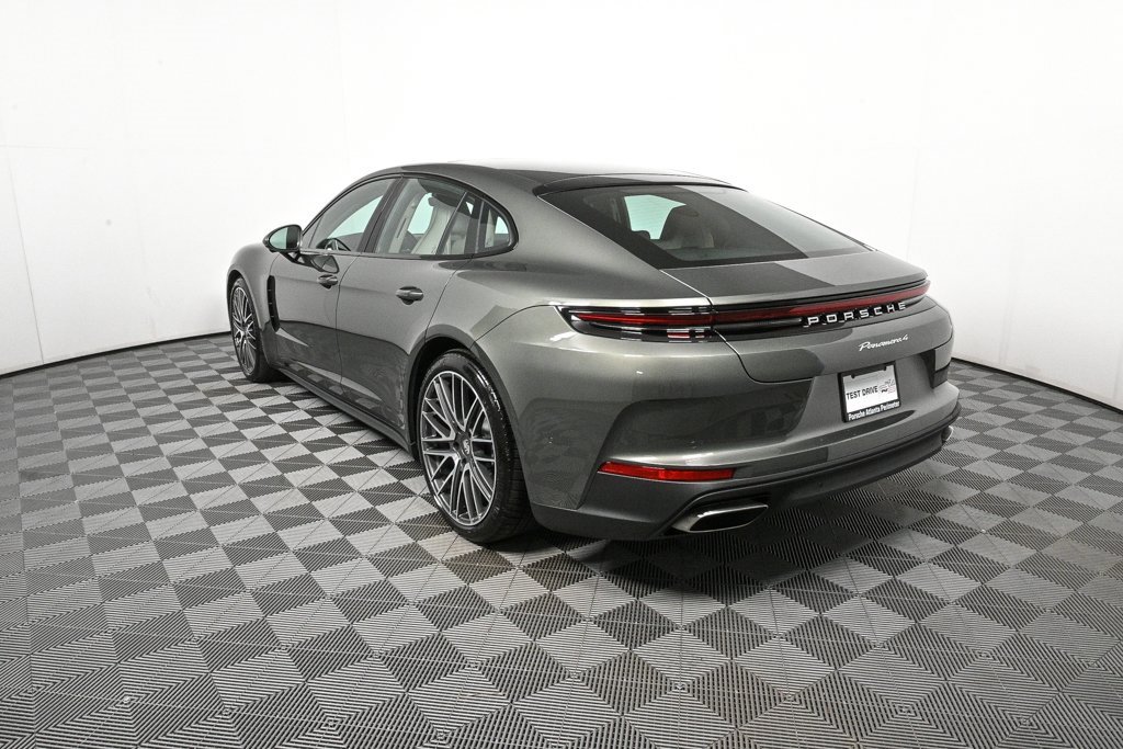 New 2026 Porsche Panamera 4 image 3