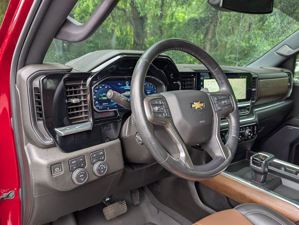 Used 2023 Chevrolet Silverado 1500 High Country w/ High Country Premium Package AWD/4WD image 32