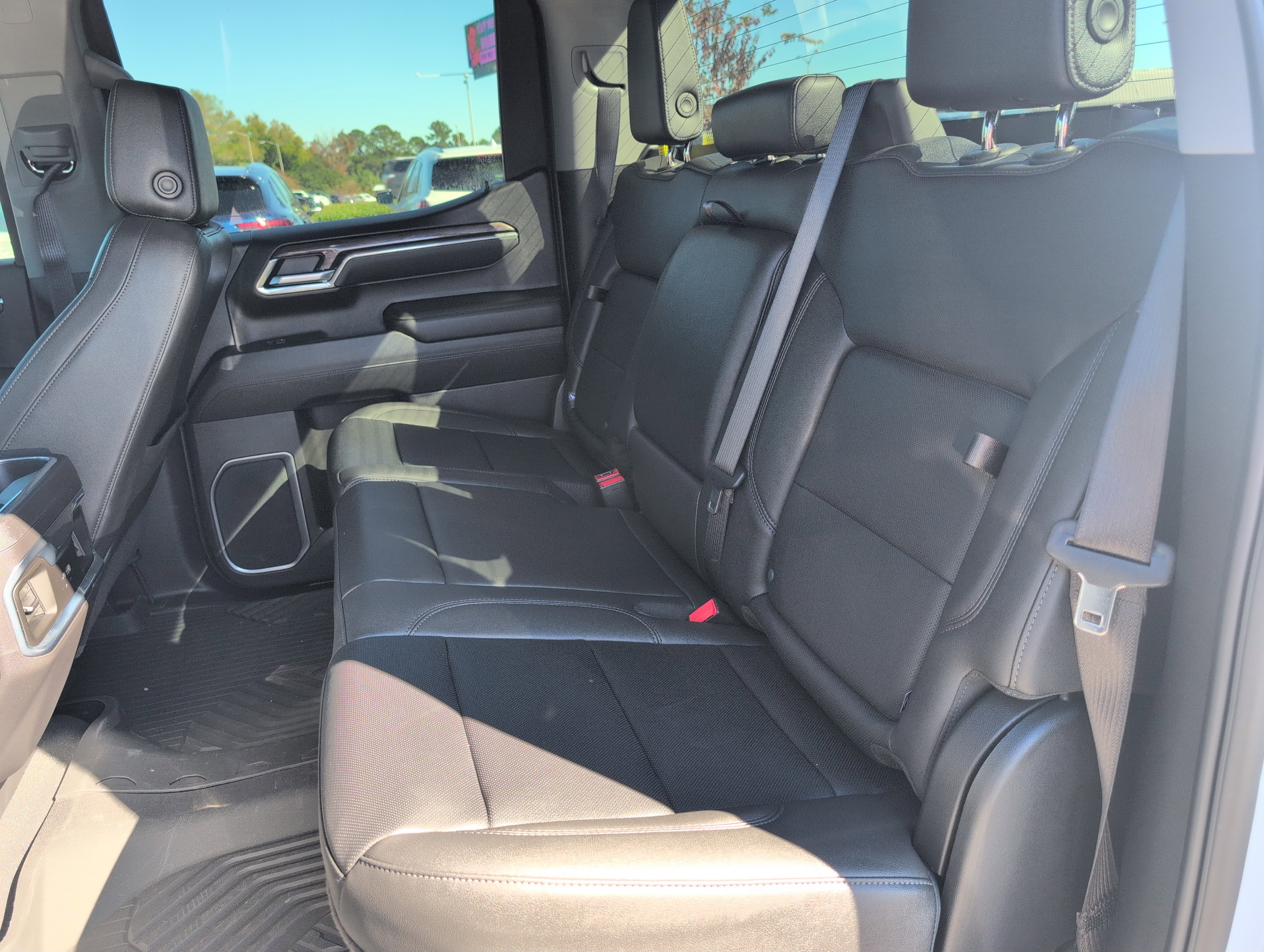 Used 2025 Chevrolet Silverado 1500 LTZ w/ Z71 Off-Road Package image 28