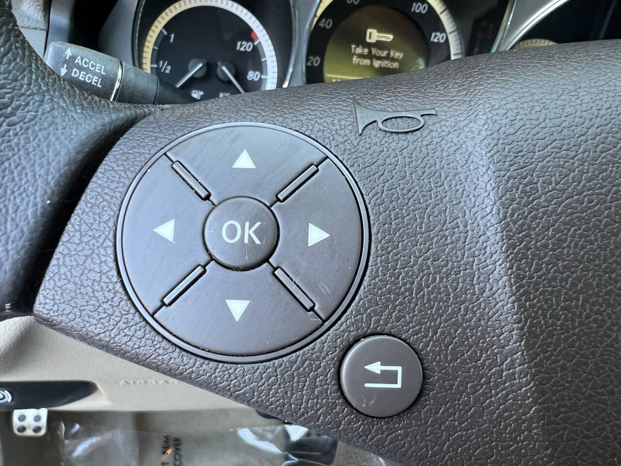 Used 2010 Mercedes-Benz C 350 Sport image 15