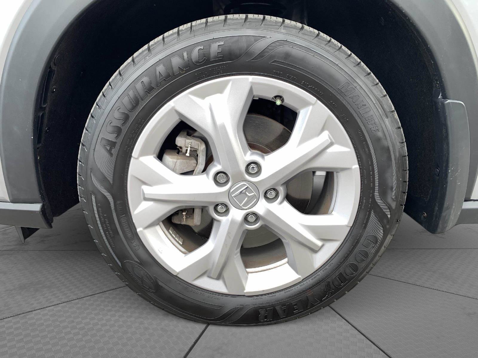 Used 2023 Honda HR-V LX image 9
