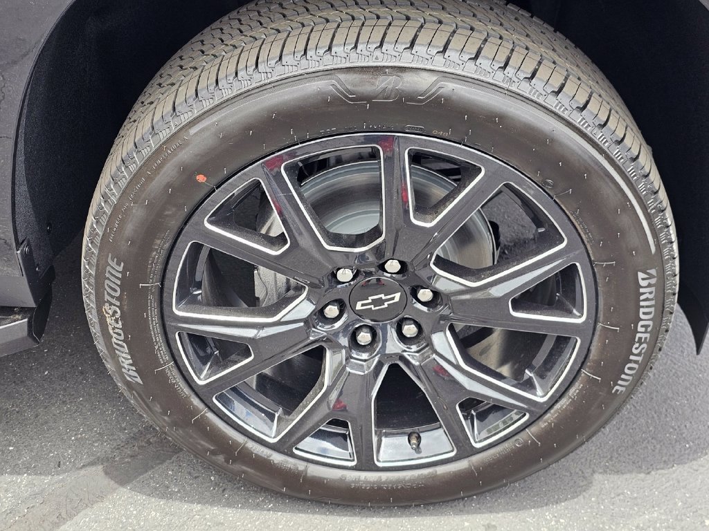 New 2026 Chevrolet Suburban LS w/ LPO, Dark Essentials Package RWD image 8