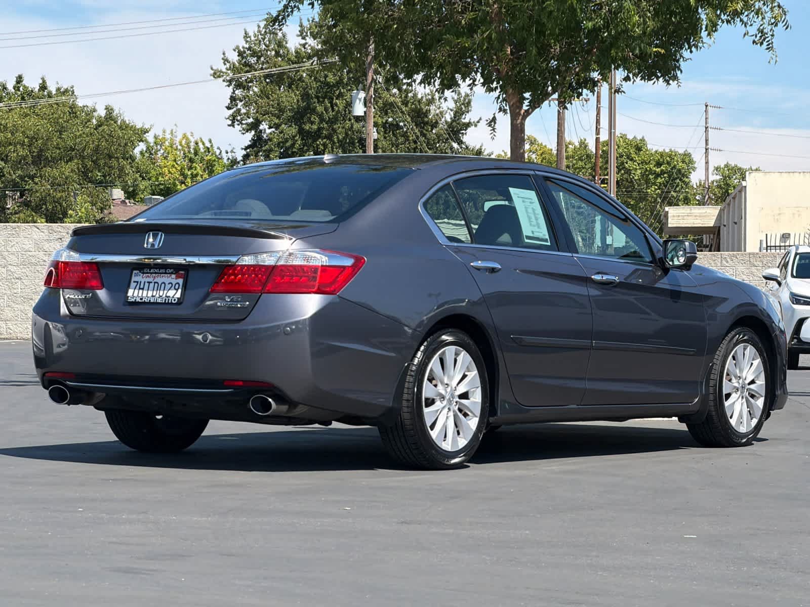 Used 2014 Honda Accord Touring image 2