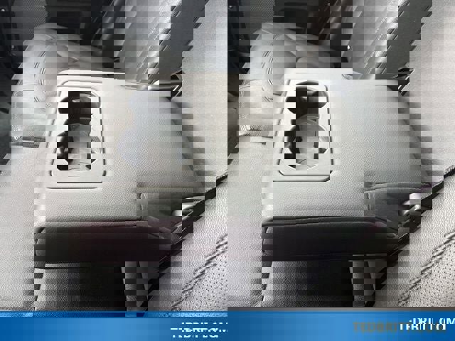 Used 2024 Land Rover Defender 110 SE image 14