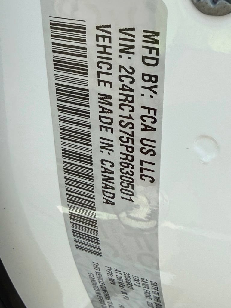 Used 2023 Chrysler Pacifica Limited FWD image 50