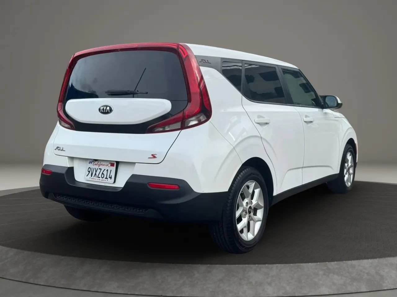 Used 2020 Kia Soul S FWD image 9