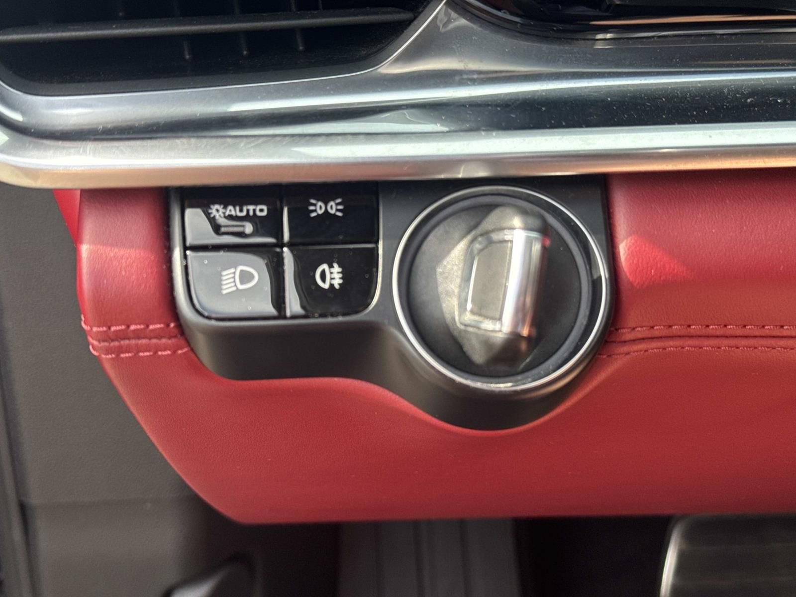 Used 2018 Porsche Panamera 4S AWD/4WD image 21