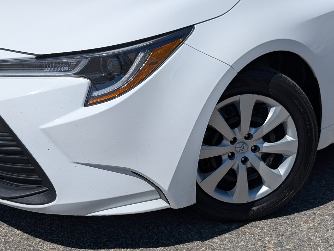 Used 2024 Toyota Corolla LE FWD image 10