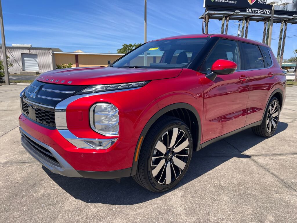 New 2025 Mitsubishi Outlander SE image 7