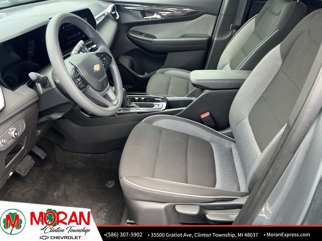 Used 2025 Chevrolet TrailBlazer LT AWD/4WD image 17