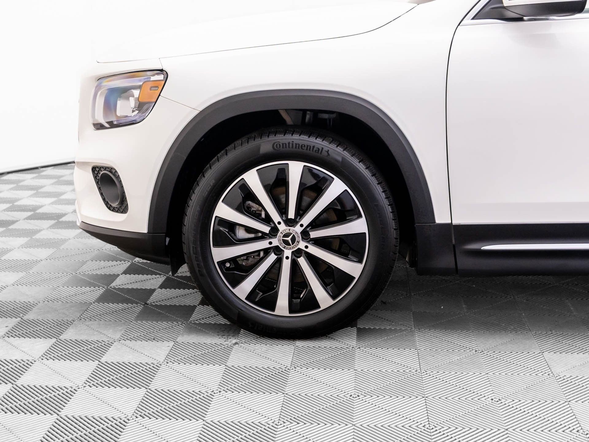 Used 2022 Mercedes-Benz GLB 250 4MATIC w/ Premium Package Lite image 36