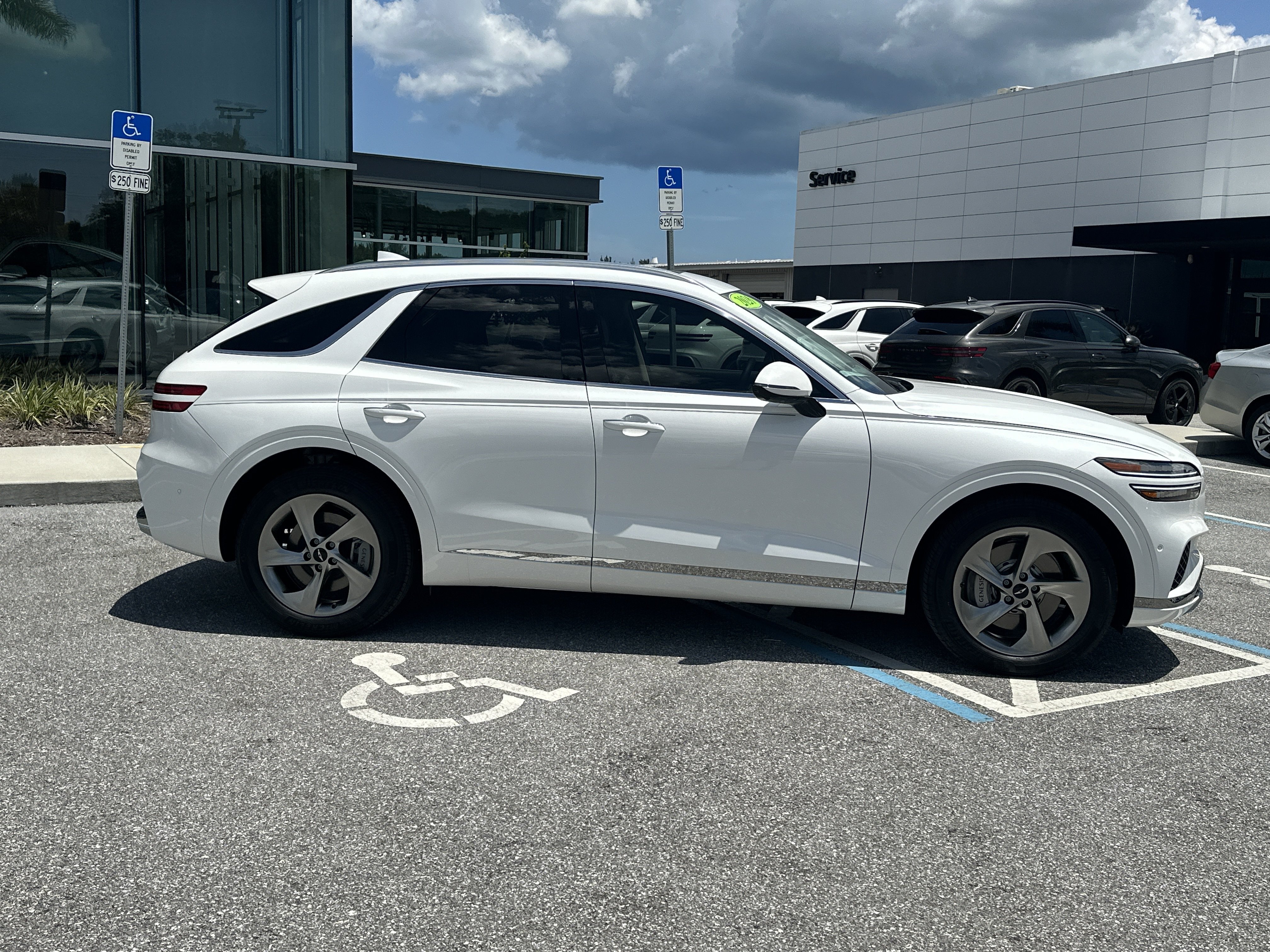 Certified 2026 Genesis GV70 2.5T Advanced AWD/4WD image 6